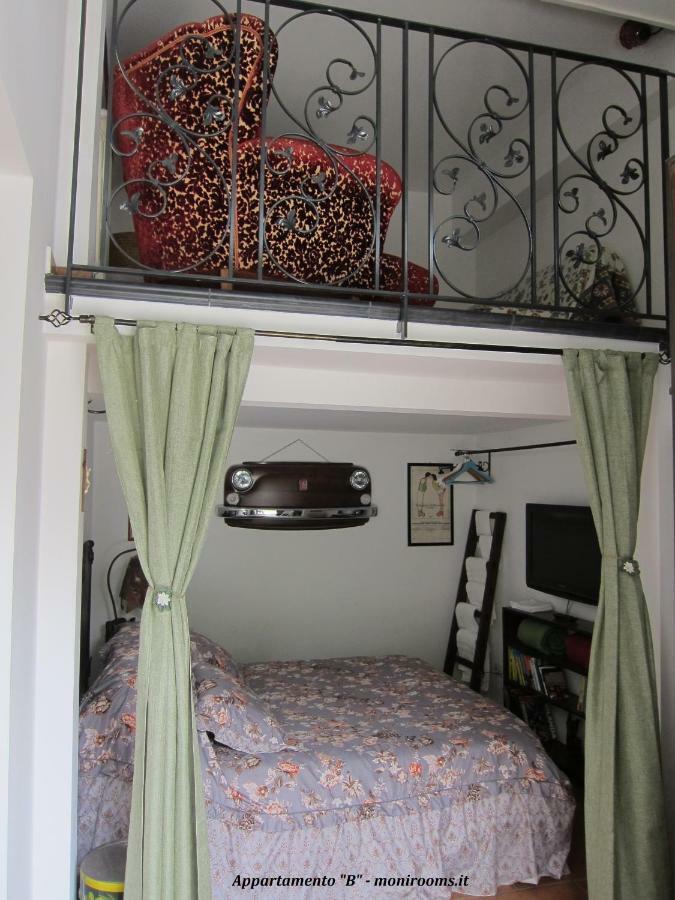 Moni Rooms Giarre Esterno foto