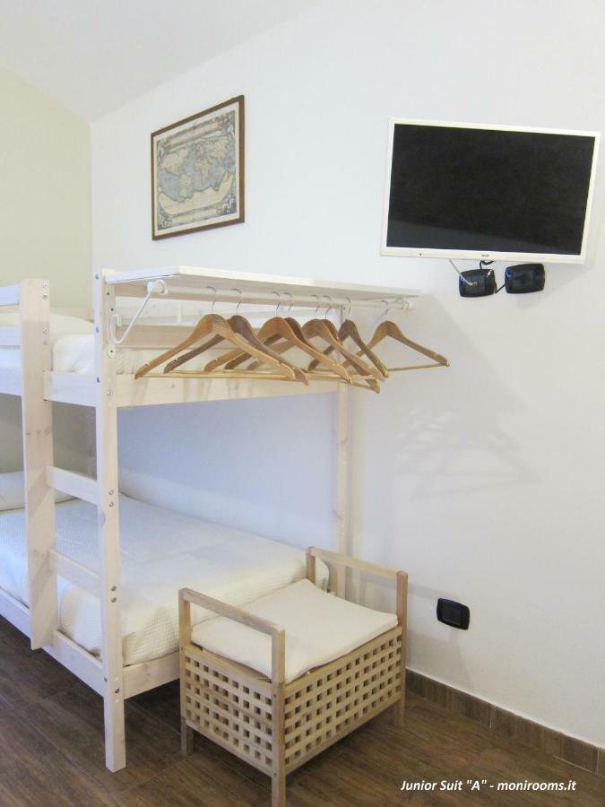 Moni Rooms Giarre Esterno foto