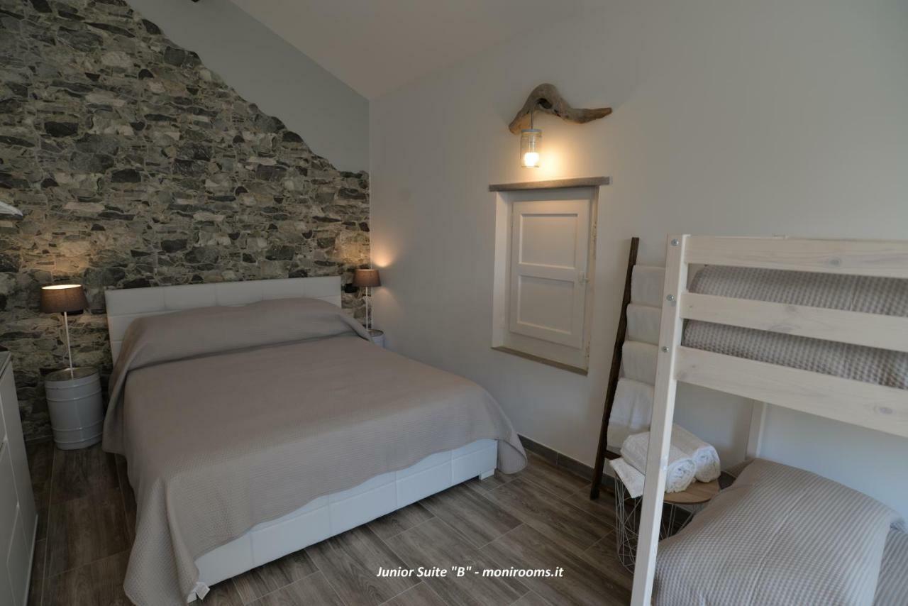 Moni Rooms Giarre Esterno foto